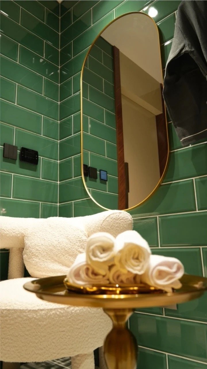 Steam and sauna suite